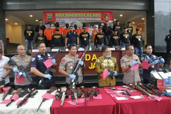 Polda Metro Jaya Berhasil ungkap Kepemilikan 24 Pucuk Senpi Ilegal