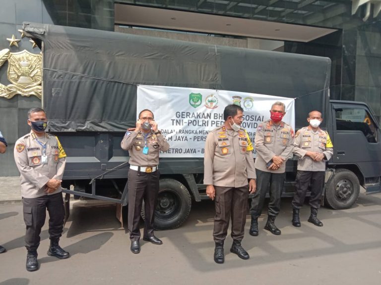 Sambut Hari Kartini Dan Jelang Ramadhan Kapolda Metro jaya Bagikan 15.500 Paket Sembako.