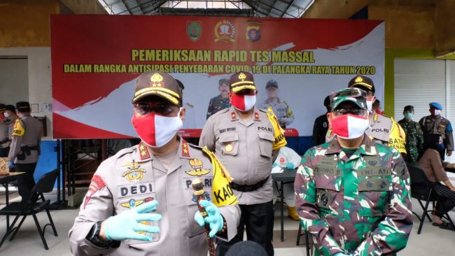 Cegah Penyebaran Covid-19, Polda Kalteng Gelar Rapid Tes Massal di Pasar Kahayan