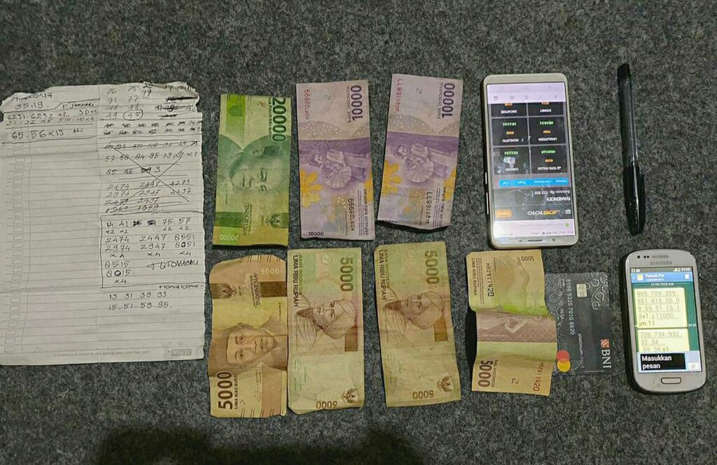 Jalankan Program Kapolda Kalsel, Unit Jatanras Polres HSU Berhasil Ungkap Kasus Judi Jalankan Program Kapolda Kalsel, Unit Jatanras Polres HSU Berhasil Ungkap Kasus Judi