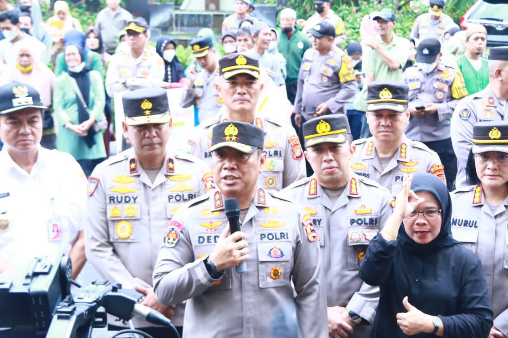 Kapolri Mutasi Ratusan Personel Polri, 7 Kapolda Alami Pergantian Kapolri Mutasi Ratusan Personel Polri, 7 Kapolda Alami Pergantian