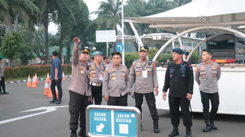 Kapolda Metro Jaya Tinjau Langsung Situasi Keamanan May Day 2025 di Sekitar Gedung DPR/MPR RI