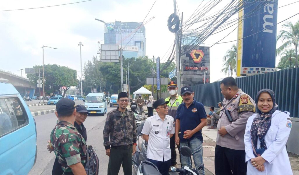 Premanisme Diberantas, Bendera Ormas Ilegal Dicopot di Petamburan Premanisme Diberantas, Bendera Ormas Ilegal Dicopot di Petamburan