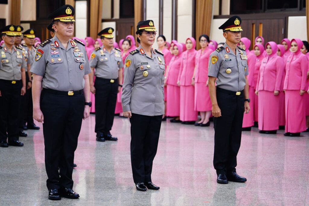 49 Perwira Tinggi Polri Naik Pangkat, Dua Naik Menjadi Komjen 49 Perwira Tinggi Polri Naik Pangkat, Dua Naik Menjadi Komjen
