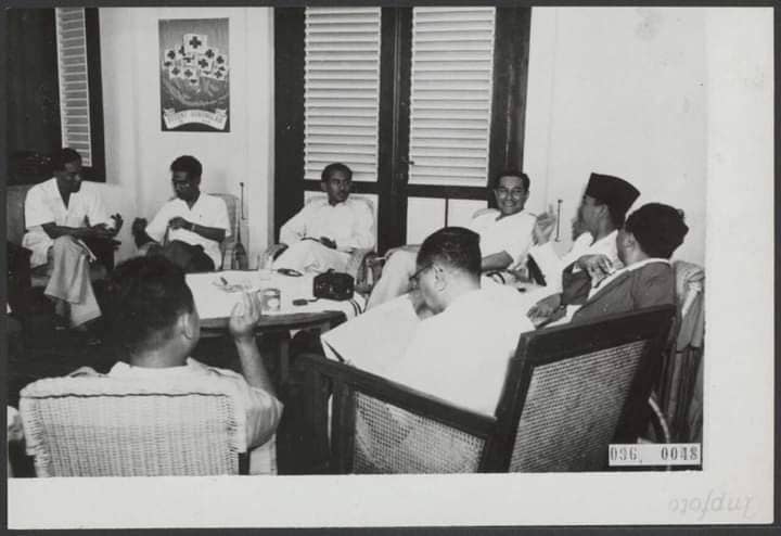 Kedudukan Status Hukum Daerah Istimewa Kalimantan Barat (DIKB) setelah Terbentuknya Provinsi Kalimantan Barat pada 1 Januari 1957,Berdasarkan Hukum Tata Negara Indonesia Kedudukan Status Hukum Daerah Istimewa Kalimantan Barat (DIKB) setelah Terbentuknya Provinsi Kalimantan Barat pada 1 Januari 1957,Berdasarkan Hukum Tata Negara Indonesia