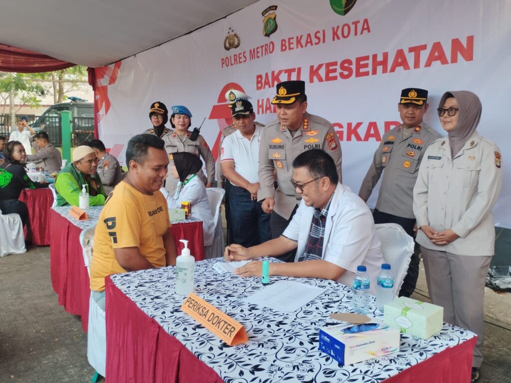 Sambut HUT Bhayangkara Ke-79 Polres Metro Bekasi Kota Gelar Bakti Kesehatan dan Bagikan Sembako Sambut HUT Bhayangkara Ke-79 Polres Metro Bekasi Kota Gelar Bakti Kesehatan dan Bagikan Sembako