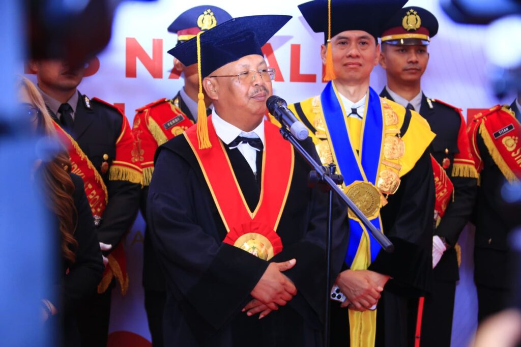 351 Perwira Polisi Wisuda S1-S3, Kapolri: Tugas Polri Melayani Masyarakat 351 Perwira Polisi Wisuda S1-S3, Kapolri: Tugas Polri Melayani Masyarakat