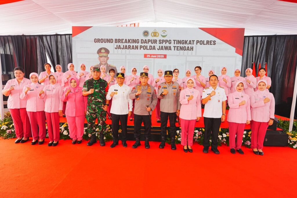 Kapolri Groundbreaking 24 SPPG Jateng, Dukung Penuh Program MBG Kapolri Groundbreaking 24 SPPG Jateng, Dukung Penuh Program MBG