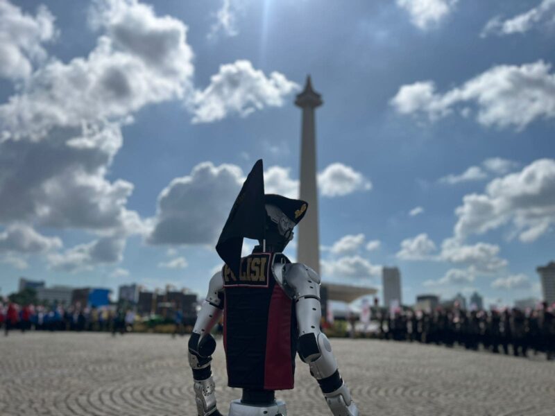 POLRI PERKENALKAN 30 ROBOT PIONIR DALAM DEFILE HARI BHAYANGKARA KE-79 Jakarta, 1 Juli 2025