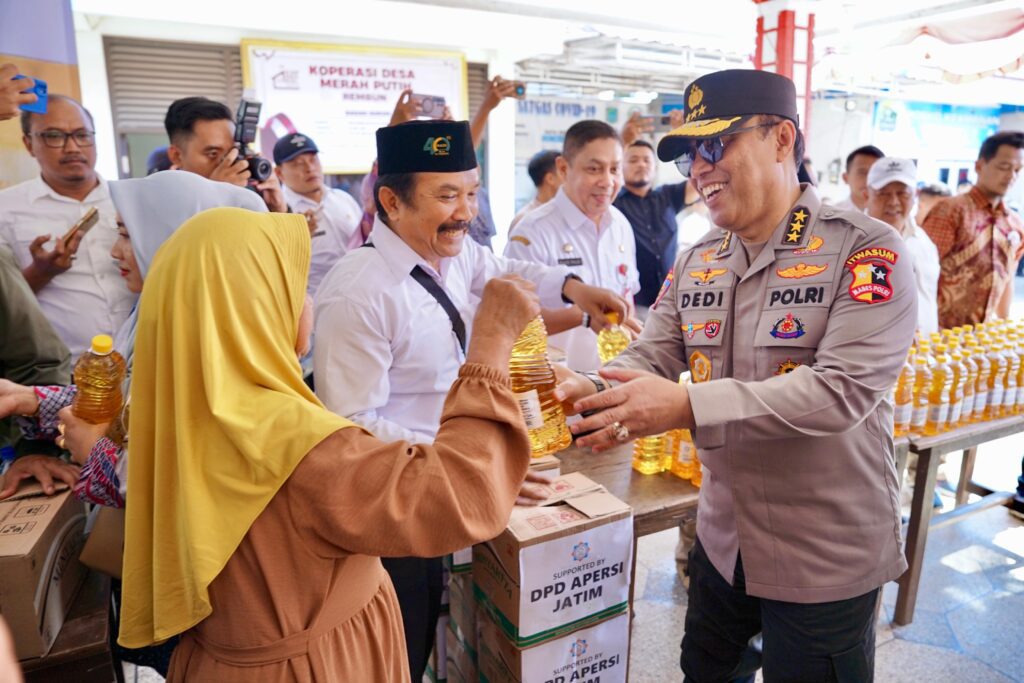 Bantu Tekan Inflasi, Polri Gelar Pasar Murah di Malang Bantu Tekan Inflasi, Polri Gelar Pasar Murah di Malang