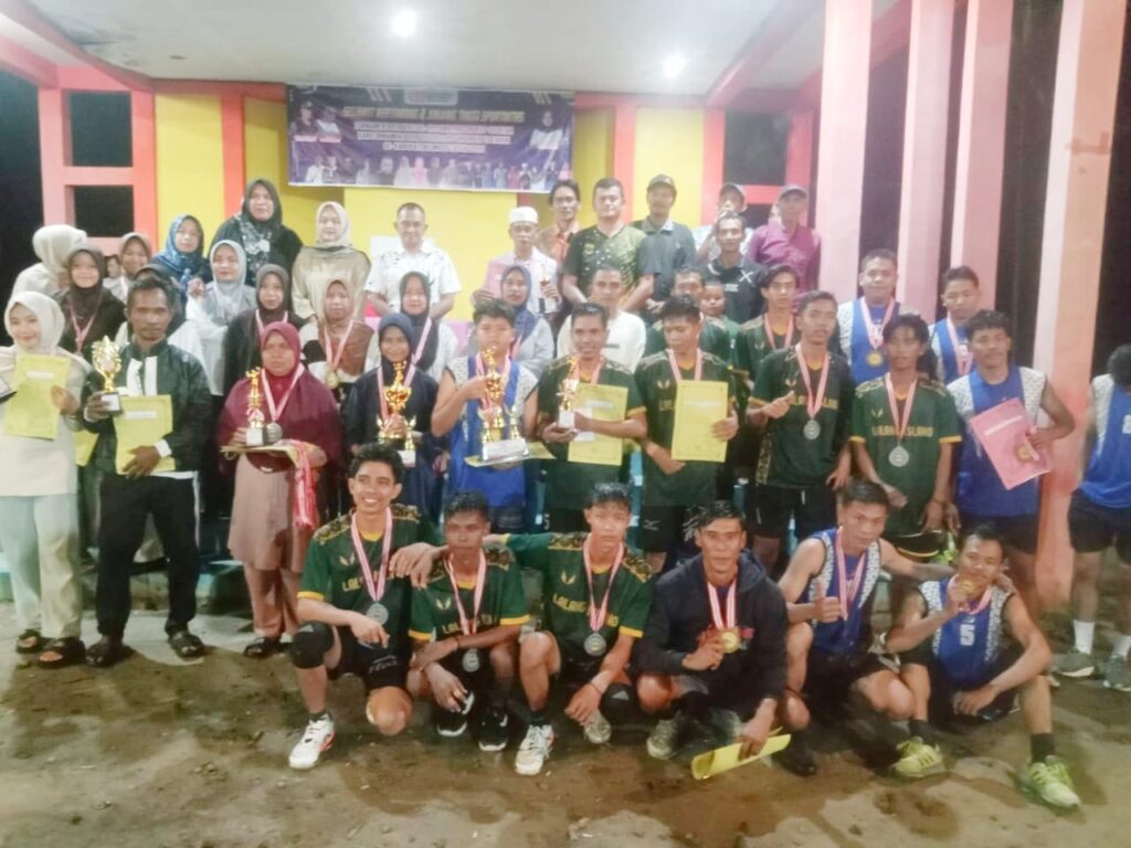 Turnamen Bola Voli Sempena HUT RI ke – 80 di Singkep Selatan Resmi ditutup. Turnamen Bola Voli Sempena HUT RI ke – 80 di Singkep Selatan Resmi ditutup.