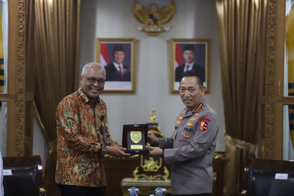 Kapolri: Pers Mitra Strategis Polri, Sinergi Perlu Terus Dikuatkan Kapolri: Pers Mitra Strategis Polri, Sinergi Perlu Terus Dikuatkan