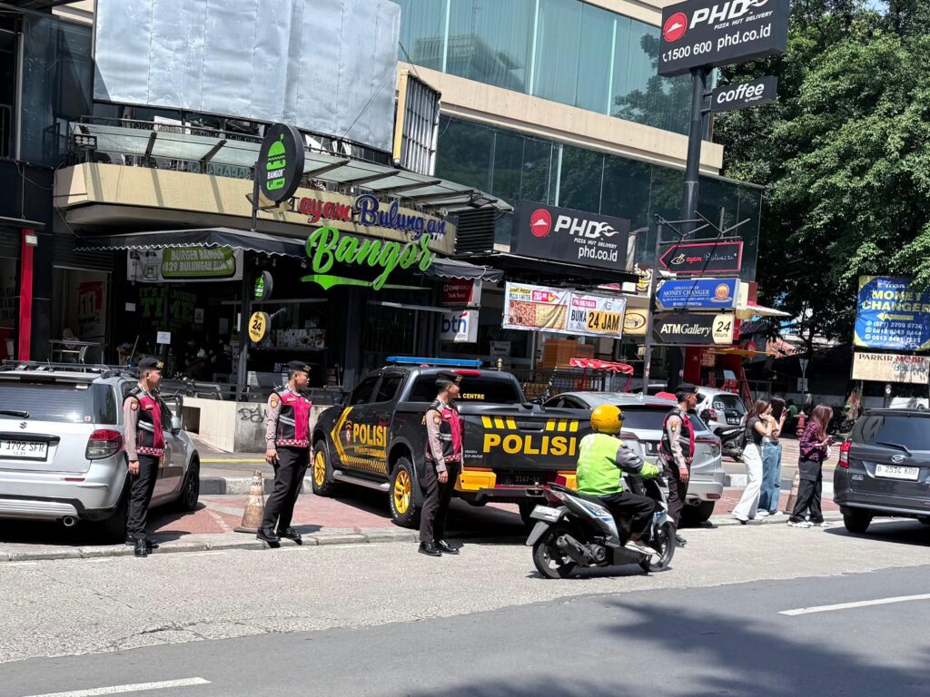 Detasemen Perintis Laksanakan Patroli Rutin di Blok M, Jamin Keamanan Masyarakat Jakarta Selatan