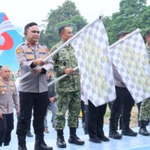 Polda Metro Jaya Panen Jagung Kelompok Tani Binaan di Cisauk